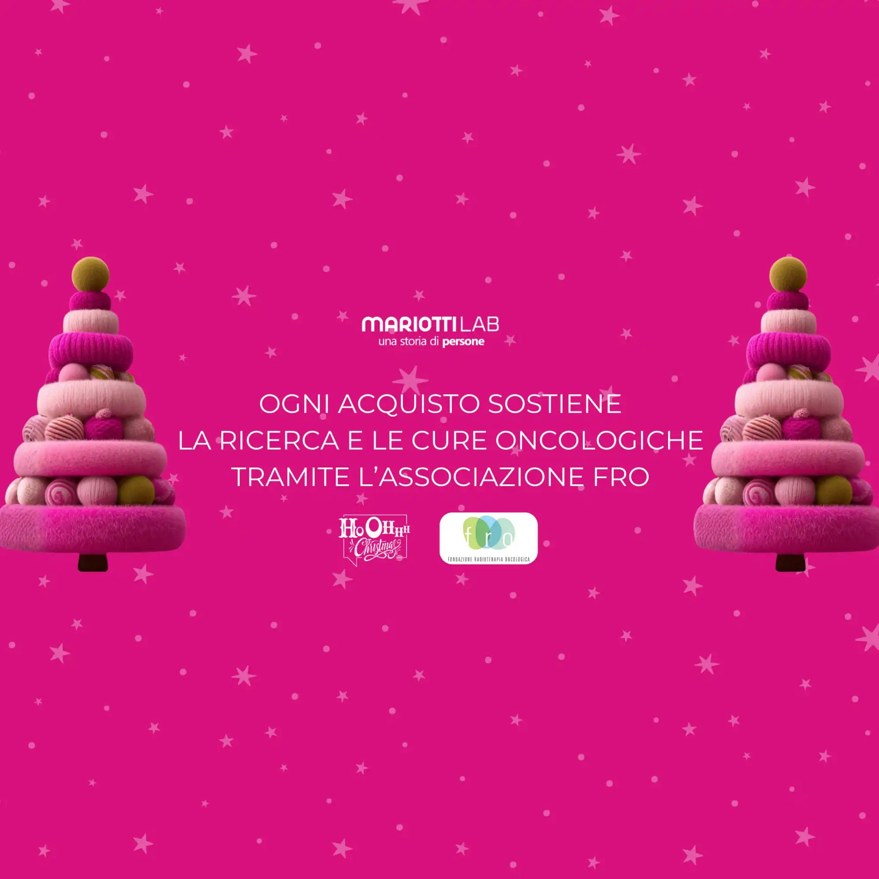Pallina natalizia per albero di Natale in maglia rosa con accenti dorati e base verde.